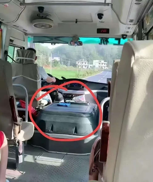 以前客车的这个地方有什么用？
