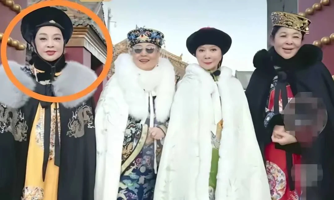 ?同样是“返厂维修”过，刘晓庆看着像个女王









其他老演员却像批发