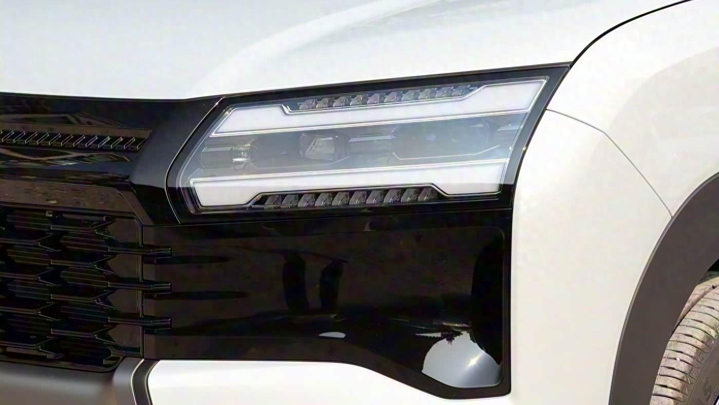 五菱全新燃油SUV即将上市，轴距超2米8，顶配预售7.78万