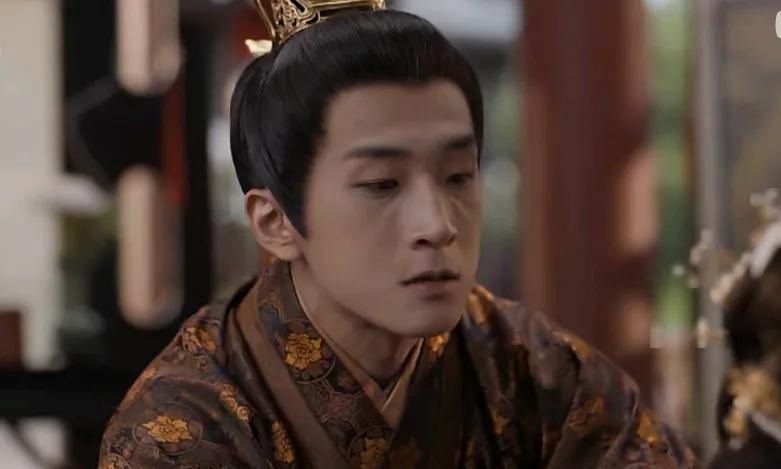 《雁回时》，只因齐王色眯眯的一个眼神，寒雁就看透了他，他所谓的思念亡妻裴映月，苦