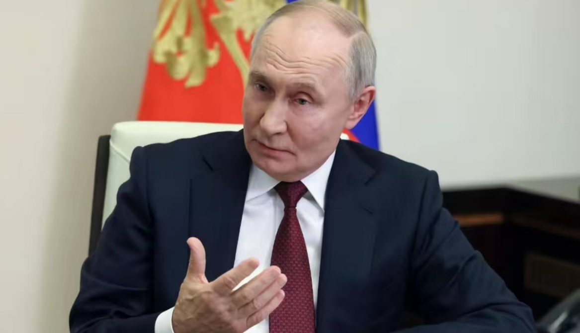 普京一段视频曝光，原来他早就断定：中印再给力，也护不住俄罗斯。



这段视频拍