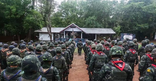 这一天终于到来，柬埔寨看到希望了！在当地时间27日，柬埔寨首相宣布将亲自率领代表