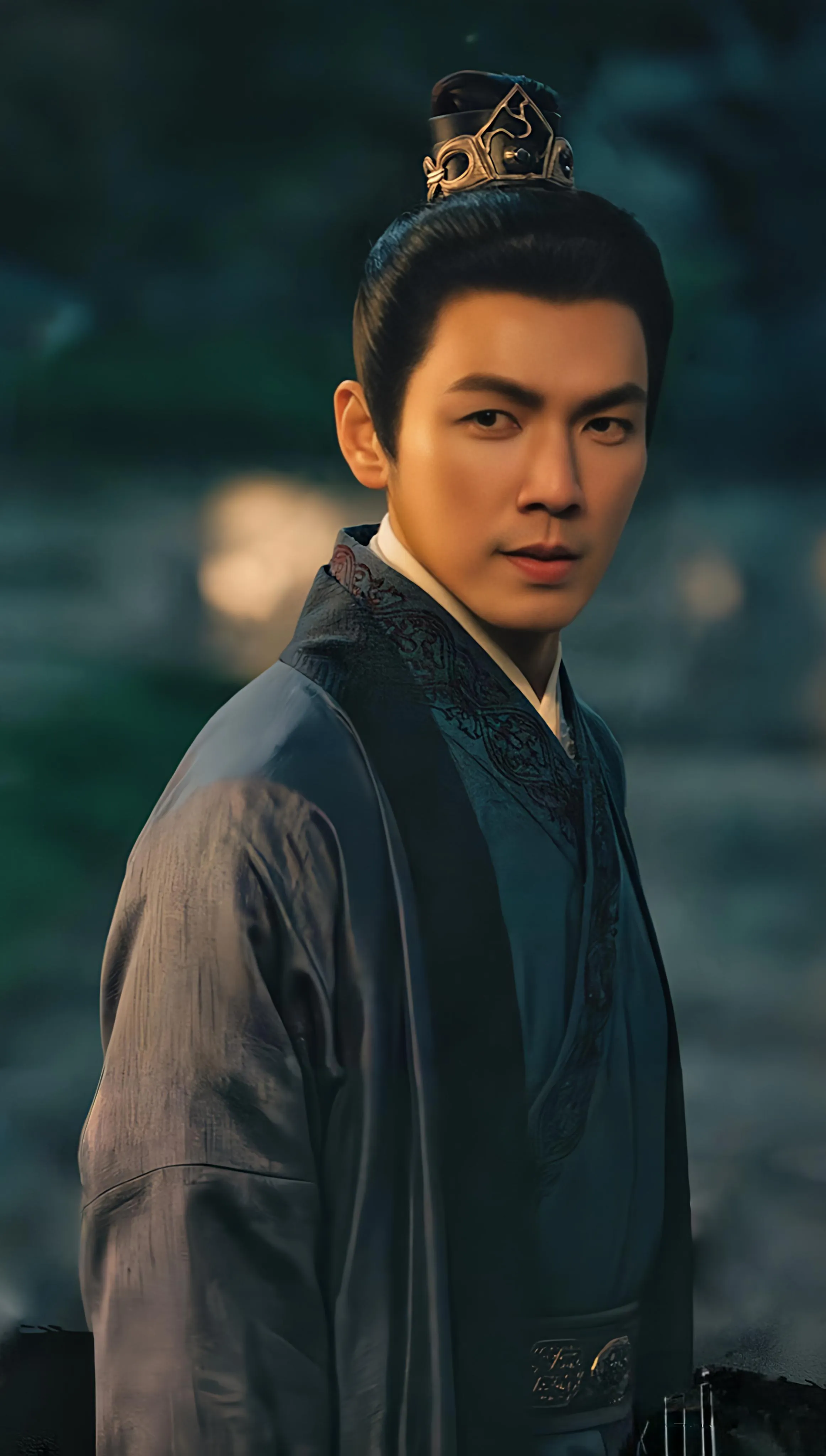 我好像突然明白

为什么蒯铎这个角色会让钟汉良来演了

不为别的，肯定是看中了钟