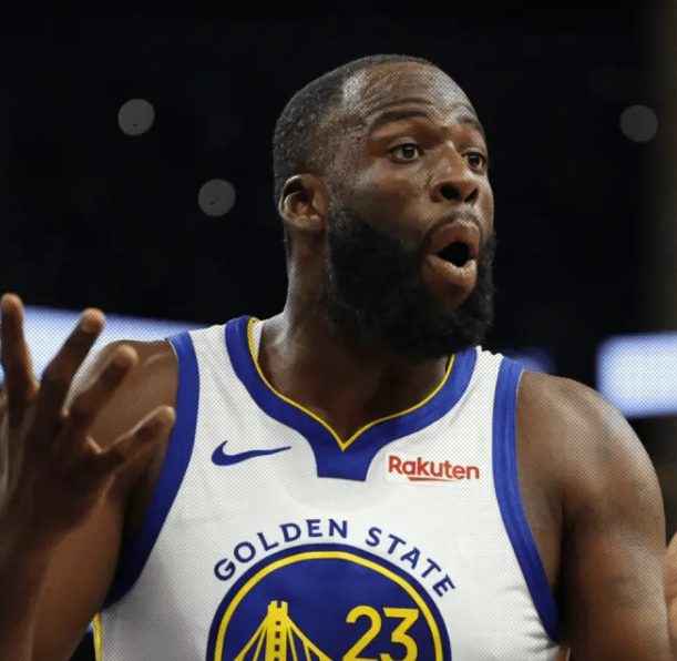 据报道，勇士已经正式将德雷蒙德-格林纳入交易谈判。
这是格林为勇士效力的第14个