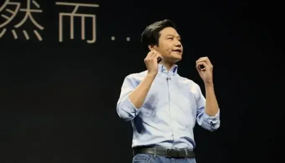 1小时卖53亿！雷军激动了一夜，却伤了这3个男人。

最近，雷军身上有3件大事: