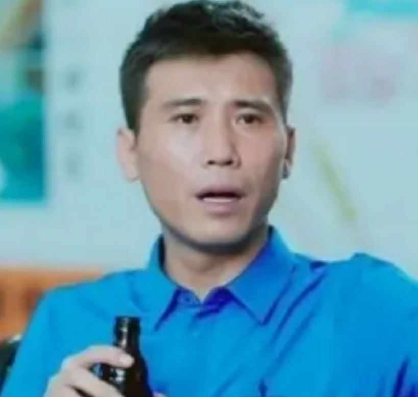 1997年，王千源开了一家饭馆，李乃文和赵春羊去吃饭，吃完后，赵春羊擦擦嘴就走，