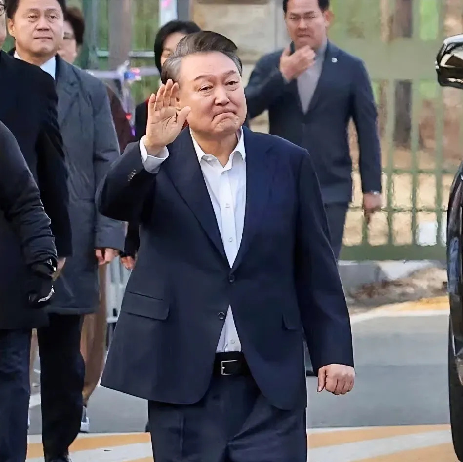 李在明重拳出击，尹锡悦夫妇劫数难逃











---






