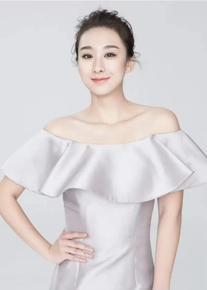 穆婷婷吐槽乔振宇，最后又骂到了包上恩身上，她这些年很少活跃在荧幕前，主要还是情商