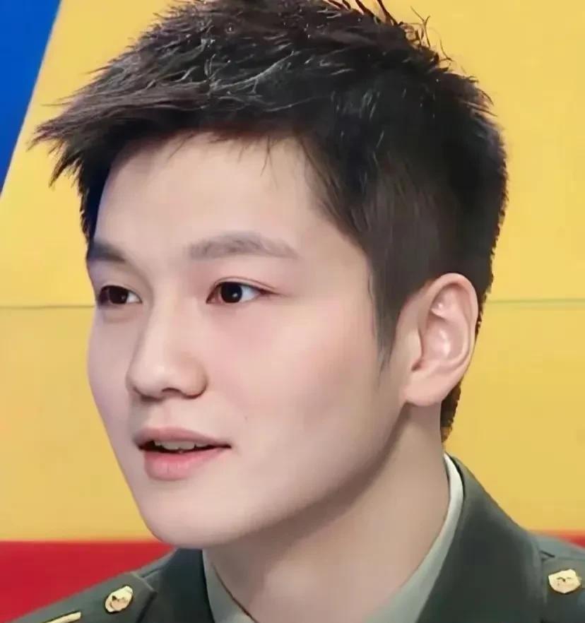 林诗栋不论是七局还是五局，打到决胜局真的太容易输了。
和张本打第七局输，和梁靖崑