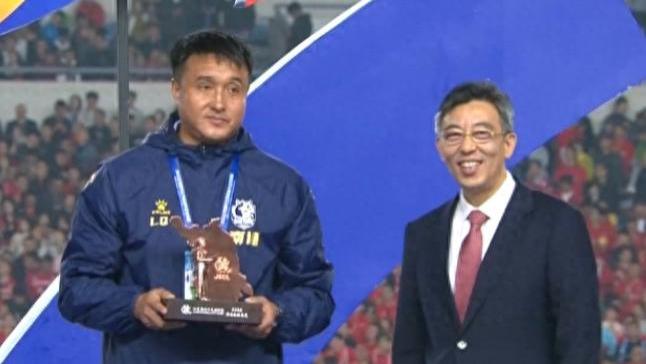 随着泰州队夺冠，各大奖项评选公布，周高萍还是没能获得最佳教练