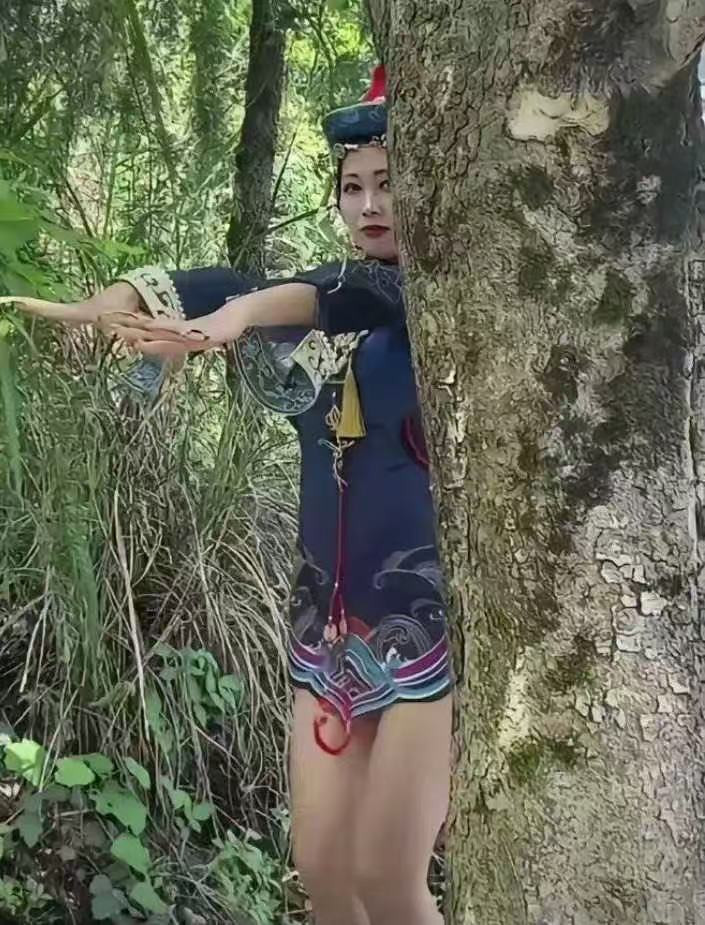 假如你在山上遇到她，你会怎么做？