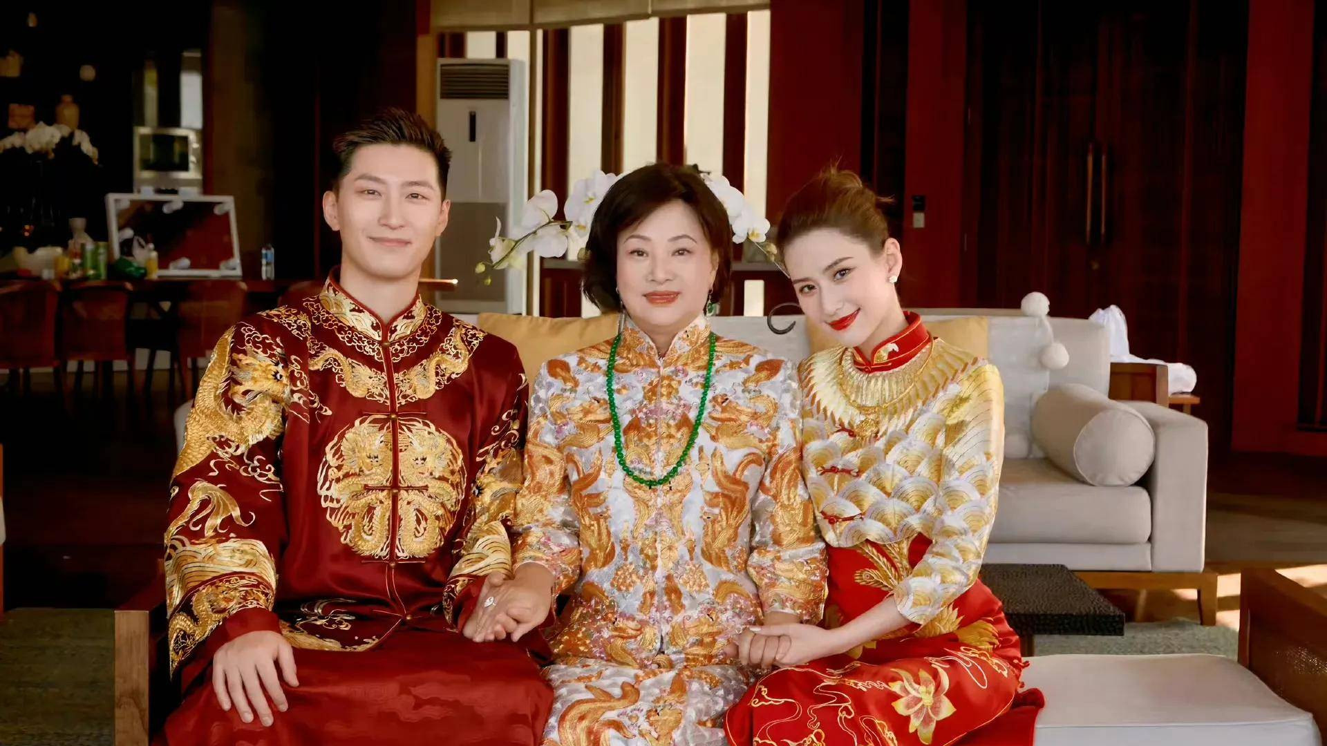 窦骁何超莲婚变疑云：向太爆料引风波，知情人却称正备孕