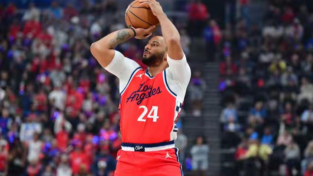 快船不愿给鲍威尔大合同，让莱利白白捡到个科比