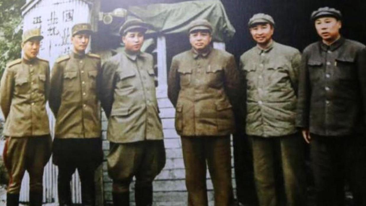 1951年，面对咄咄逼人的金日成，彭老总怒道：我军必须休整两月