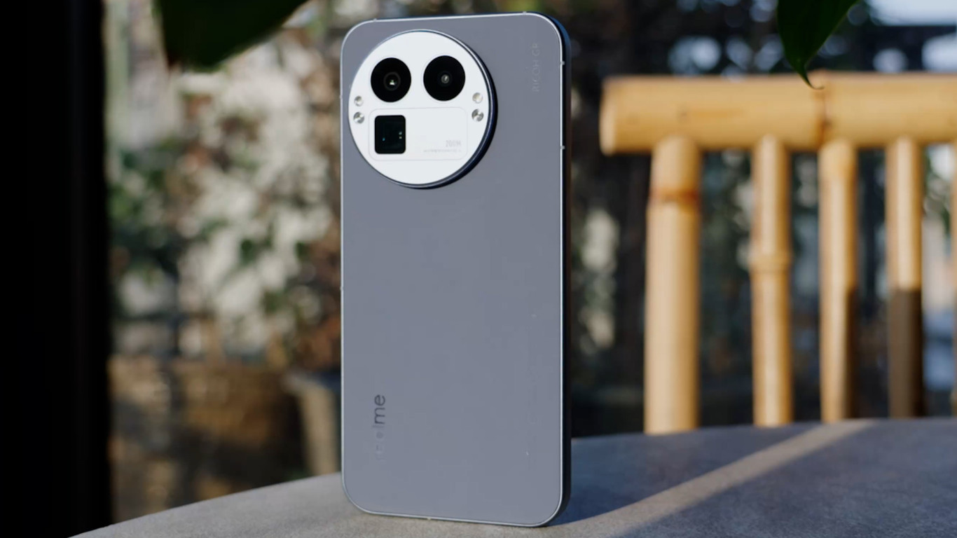 「真我GT8 Pro」涨到￥3999起，是飘了还是真有料？