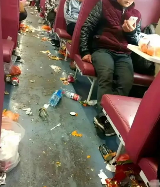 路边遇见这种的，要不要给?