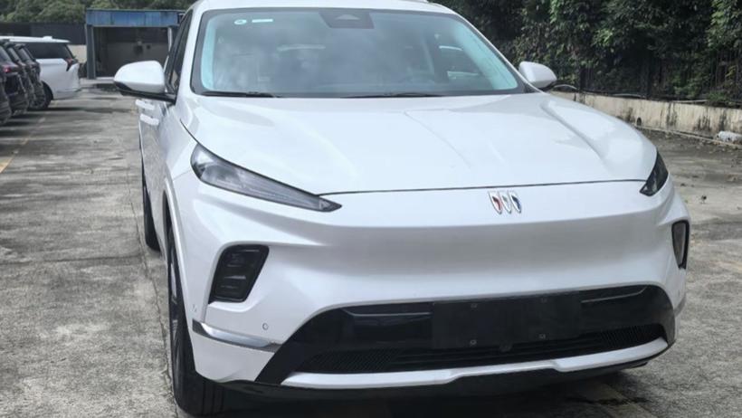 新款别克E5到店，换装“新脸”，车机升级，最高续航提升至650km