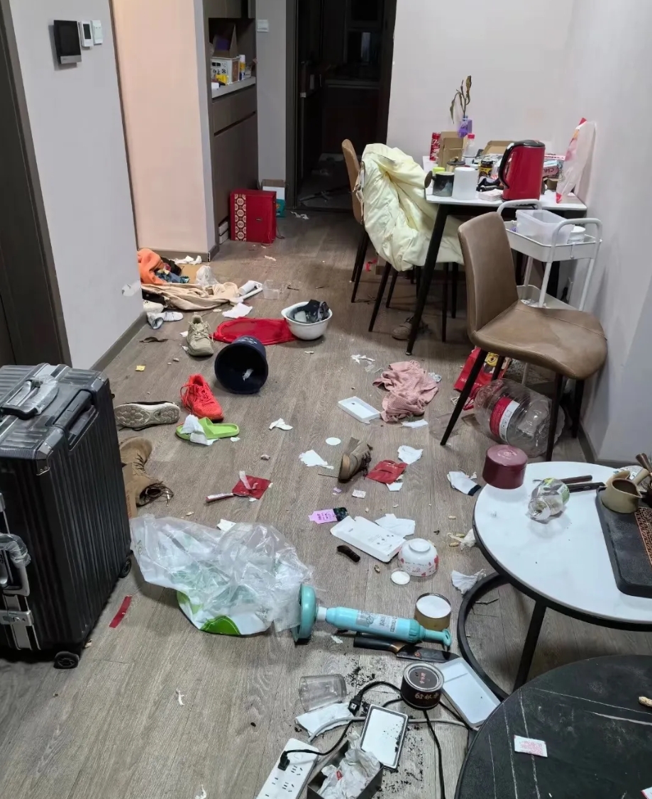 丁克之争：从甜蜜到破碎的婚姻裂痕
就因为我不想生孩子这事儿，我和老公狠狠吵了一架