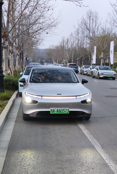 试驾了，说说优点
今天去试驾了p7i ，真的爽，推荐大家一定要买四驱的，就是61