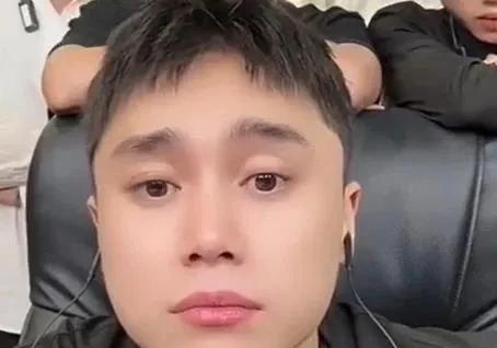 刘二狗给三个徒弟下任务，每个人一年完成1.2个亿带货！
          刘二