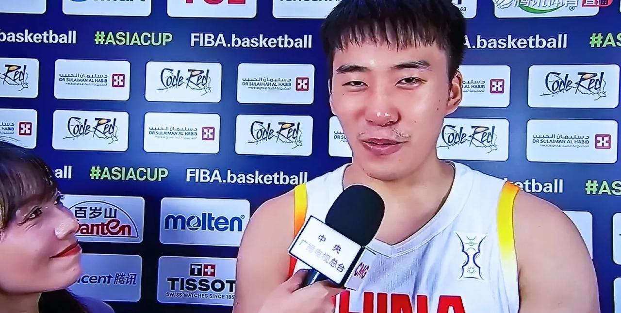中国男篮大腿！王俊杰接受采访太可爱了！
亚洲杯1/4决赛，中国男篮险胜韩国挺进四