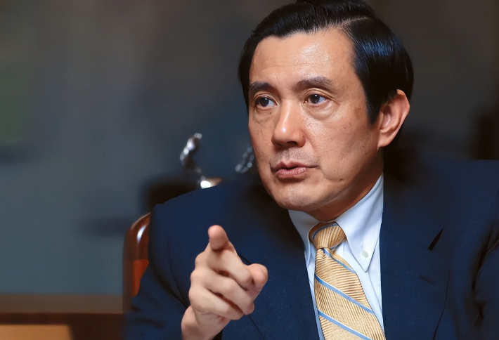“我们是东海捧出的珍珠一串，台湾是我的群弟...”每当听到这些诗句，心中总是涌起