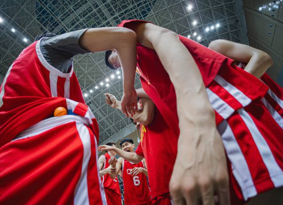 U19男篮双杀美国球队 12胜3负收官 张博源成关键人物