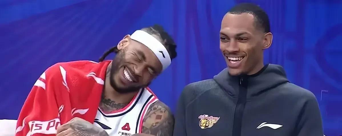 不信，走着瞧！广东输一场球未必是坏事，杜锋仍轻松鼓掌鼓励球员！
CBA季后赛八进