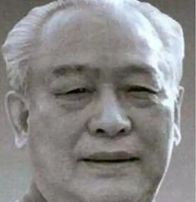 1960年寒冬，石油部长余秋里为救大庆油井，求罗瑞卿派飞机运5吨焊条。罗总长怒斥