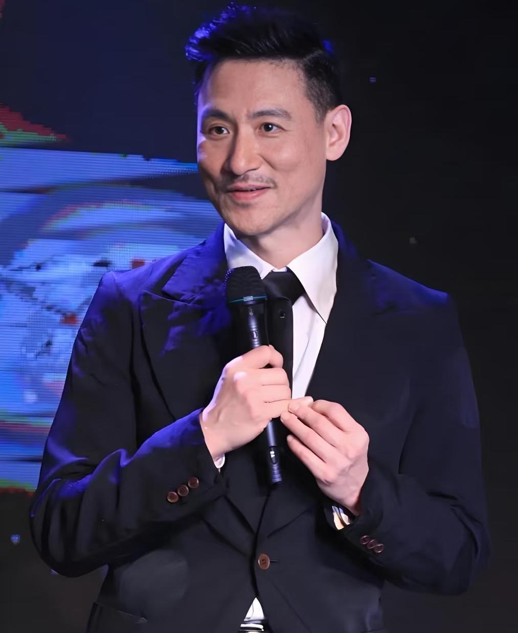 张学友带病开唱，尽显歌神担当
8月31日，张学友60+巡回演唱会东莞站现场，“歌