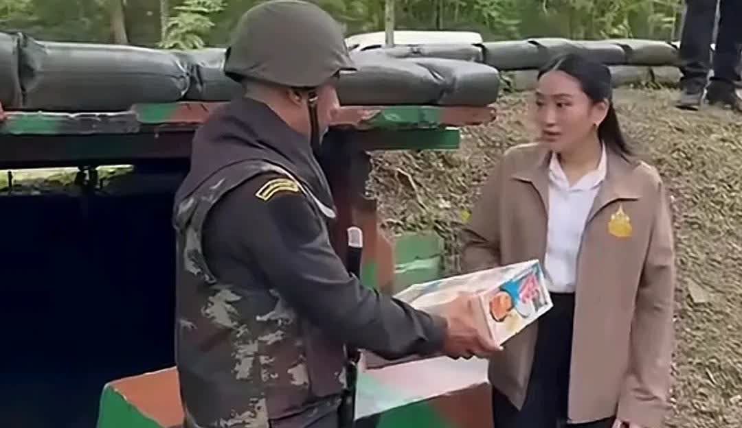 泰国总理现身边境视察前线，泰国跟柬埔寨开打…，中东战争，俄乌战争还未平息…