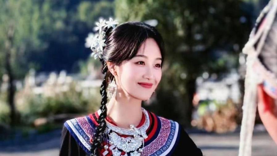 甄嬛传，甄嬛同父异母的浣碧扮演者，蓝盈莹为家乡代言美的覇屏！