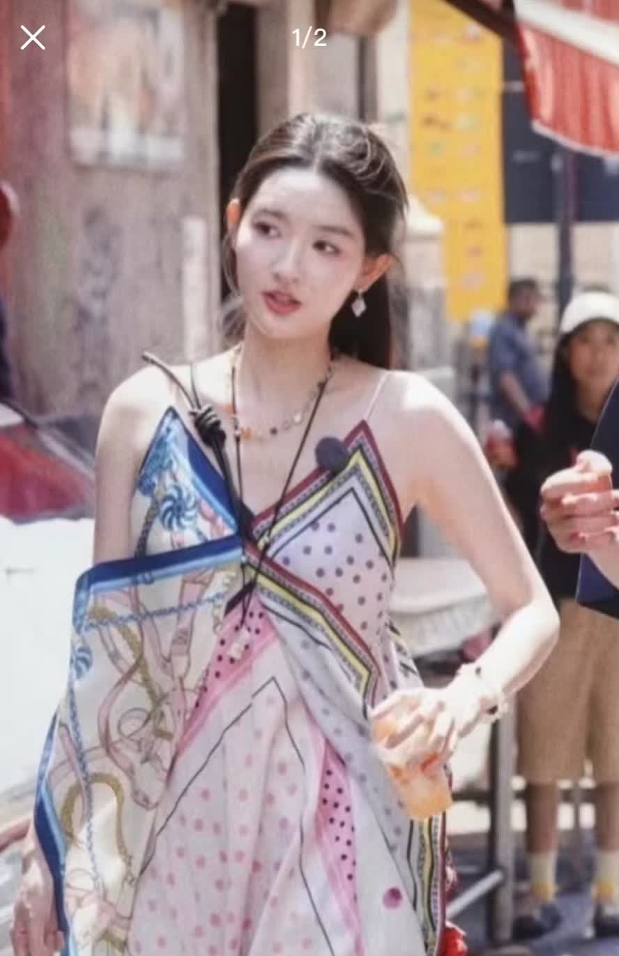 别说，真别说
王玉雯可真不简单
刘昊然、陈星旭、张新成的父母她都认识

