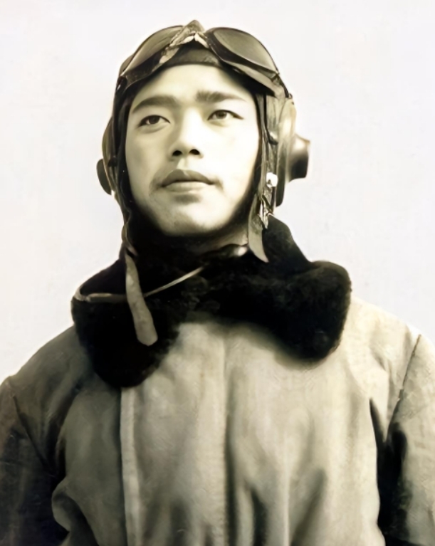 1952年，空军英雄赵宝桐对女记者一见钟情，记者：答应我三个条件
在抗美援朝空战