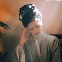 碎玉投珠惊梦蝶