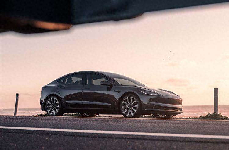 特斯拉在2024年第三季度超越比亚迪重夺纯电动汽车销售冠军宝座！