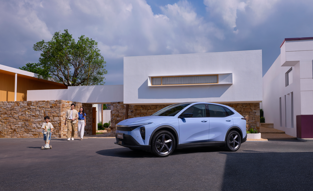 易至汽车羿驰05S预售启航，重塑家庭纯电出行新体验