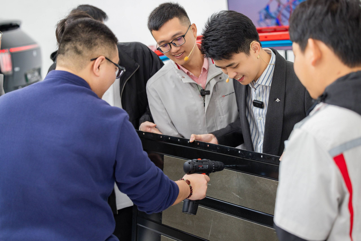 同级对比：昊铂HL2.83米侧气帘，为何能成SUV防护新标杆？