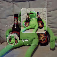 月下花前共缠绵