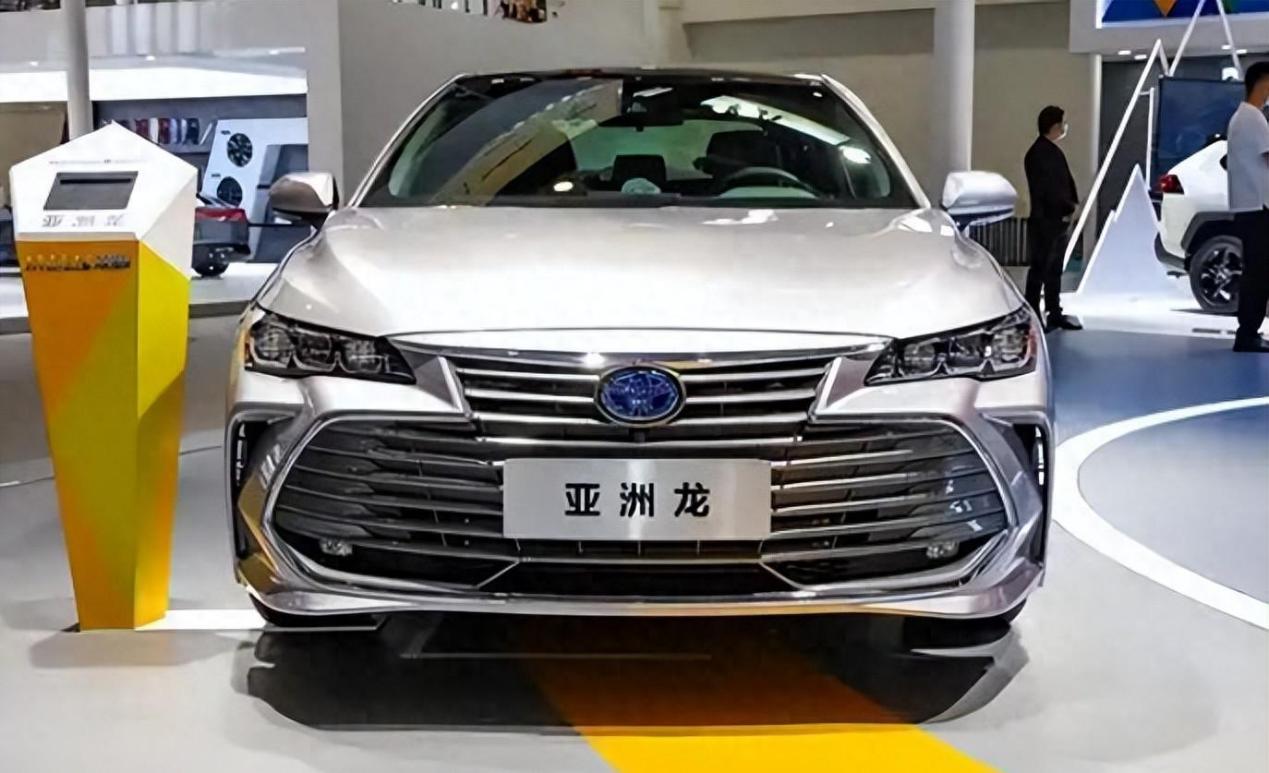 适合家用的B级车——亚洲龙