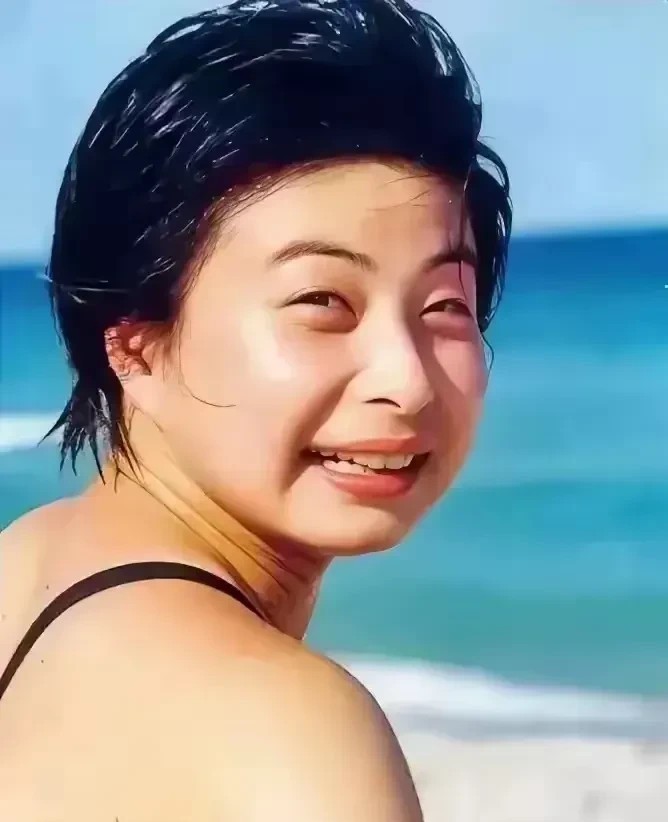 郭晶晶居然是小耳垂，都说大耳垂的人有福气，郭晶晶的福气可不小，是世界冠军，嫁给了