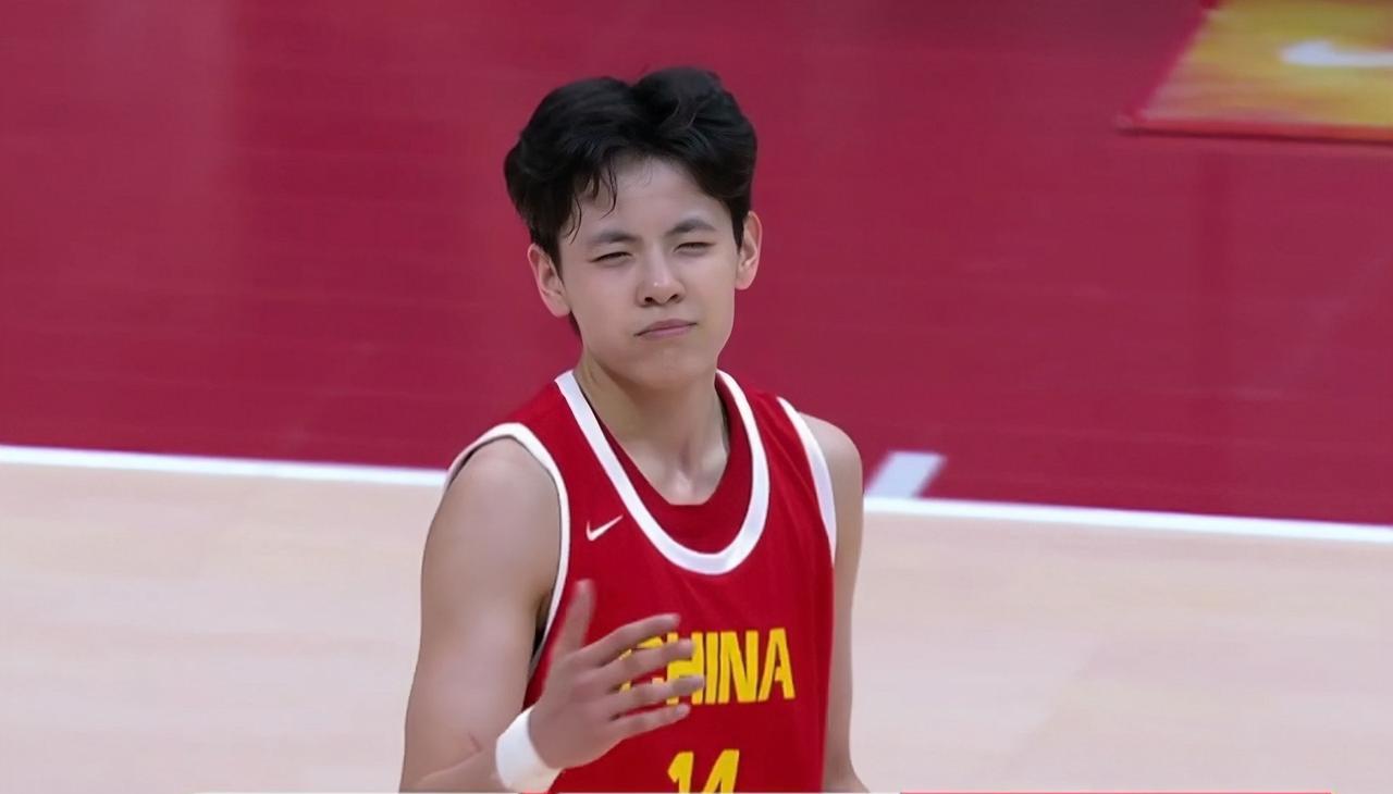 #哪位女篮球员最美丽#
当然是杨舒予啊！