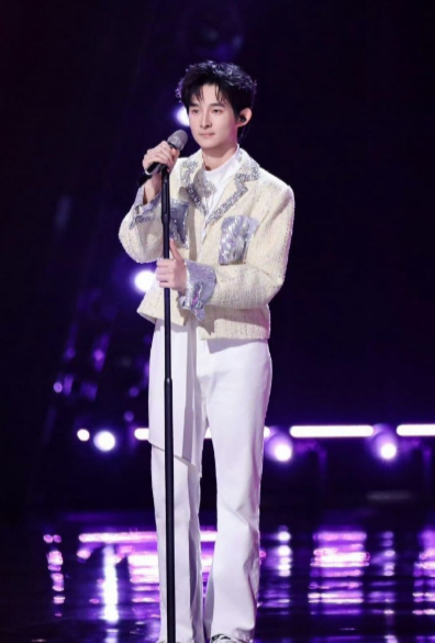 看到危晋宇 390 票的那一刻，我就知道这冠军夜稳了，这票数简直是降维打击。 ​