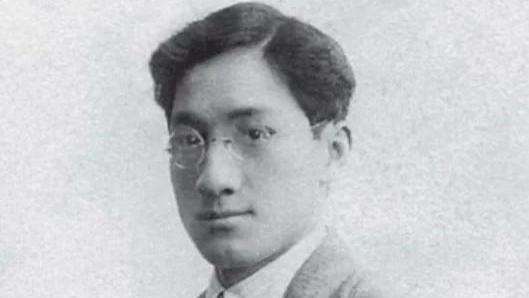 34岁徐志摩死状惨烈：额上有洞、门牙脱尽、全身骨折，墓曾被盗！