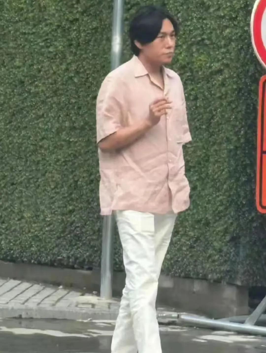 教给天下人男人一个道理
不是要娶老婆问题，也不是演技问题，而是过了40岁的男人，