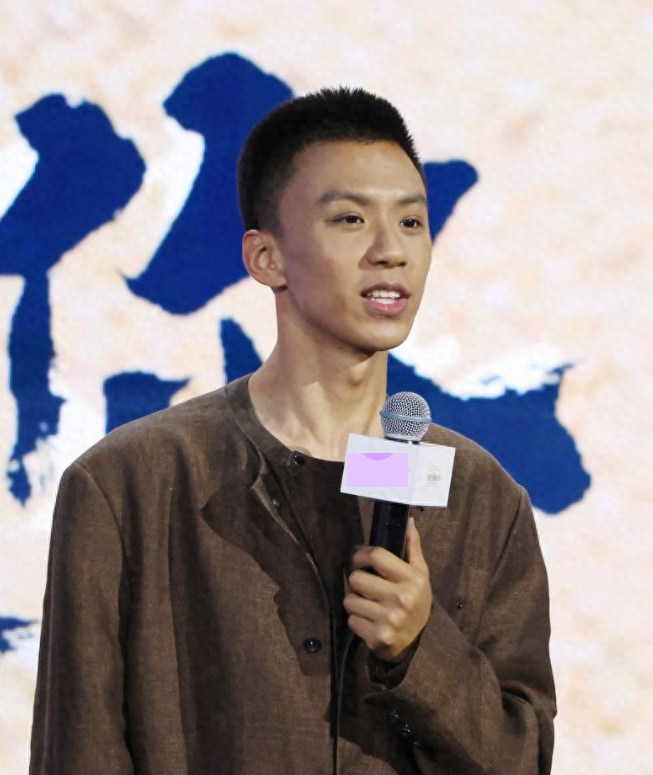 从脱口秀到男主剧，付航演保安被指本色出演
