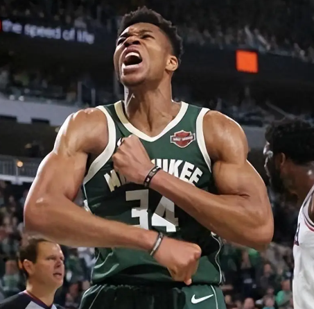 从输给残阵掘金这场发现的最大问题还是要继续补强锋线
残阵掘金不弱几个原因，一是目