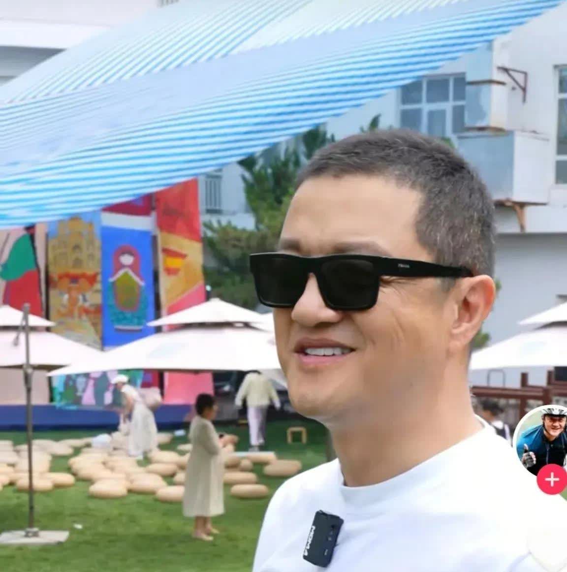 李亚鹏估计要烦到自闭了，

这回不是要搬家，

也不是公司破产，他竟然要