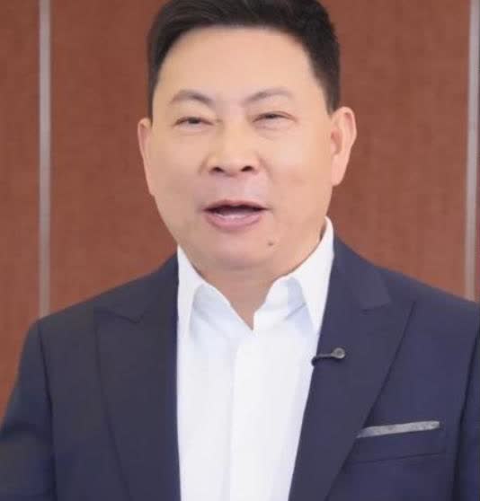 赛力斯张兴海又得睡不着觉了，都是余承东惹的祸。余承东宣布问界M8的小定已经突破1
