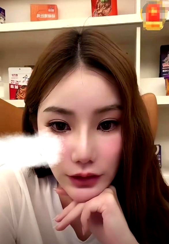 我有强烈的预感。

汪小菲可能自己都没意识到，马筱梅照顾他家孩子有多上心。
